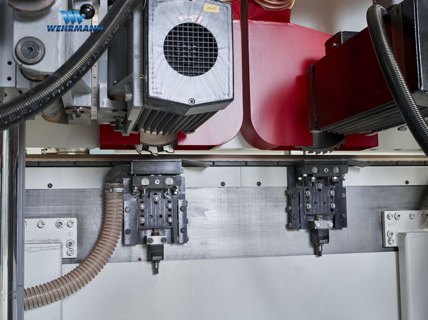 Eins. Direktpostformingmachine für gebogene Caravanfronten / WEHRMANN / Combima /K/I/R80/1260/V