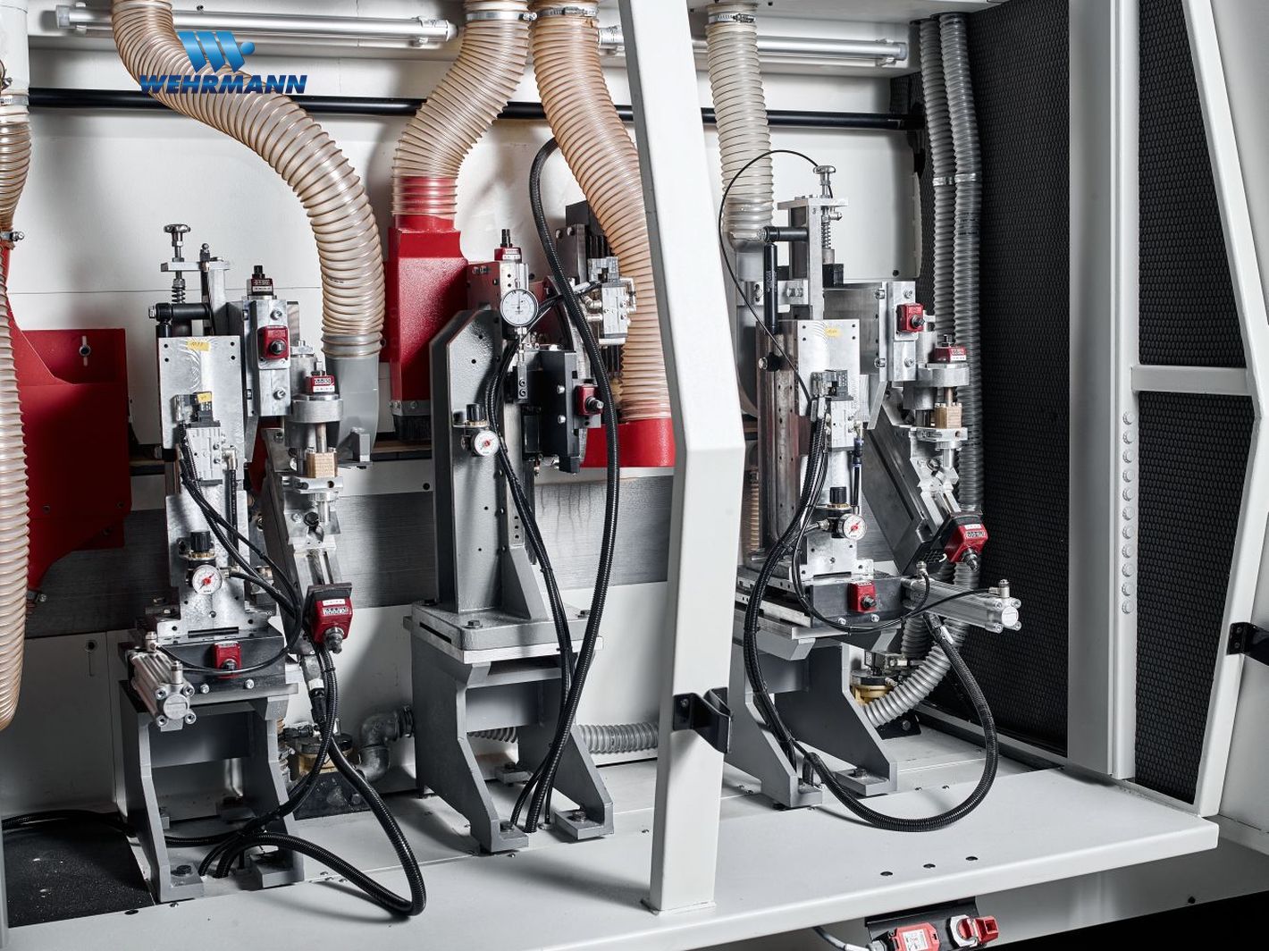 Eins. Direktpostformingmachine für gebogene Caravanfronten / WEHRMANN / Combima /K/I/R80/1260/V