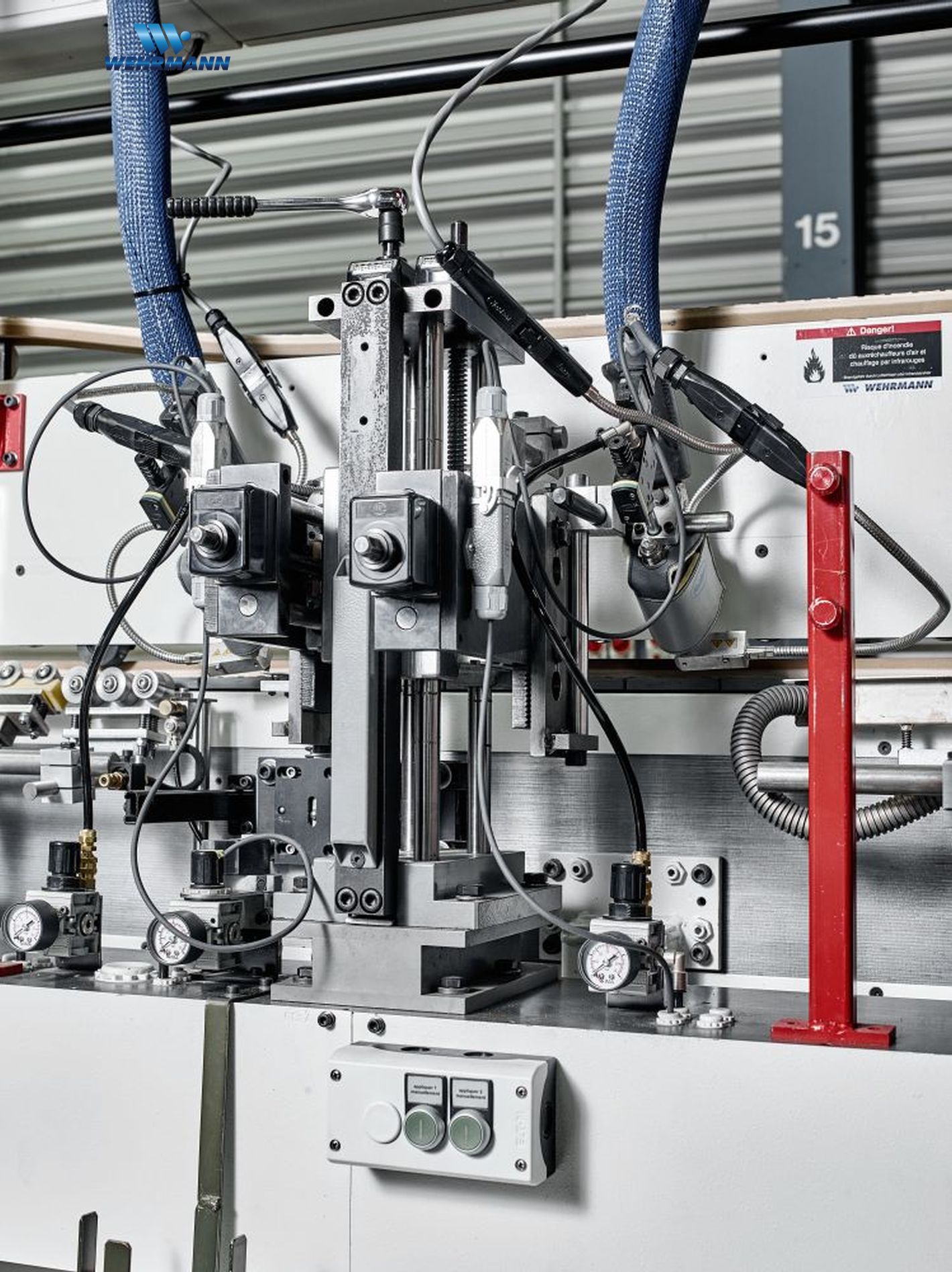 Eins. Direktpostformingmachine für gebogene Caravanfronten / WEHRMANN / Combima /K/I/R80/1260/V