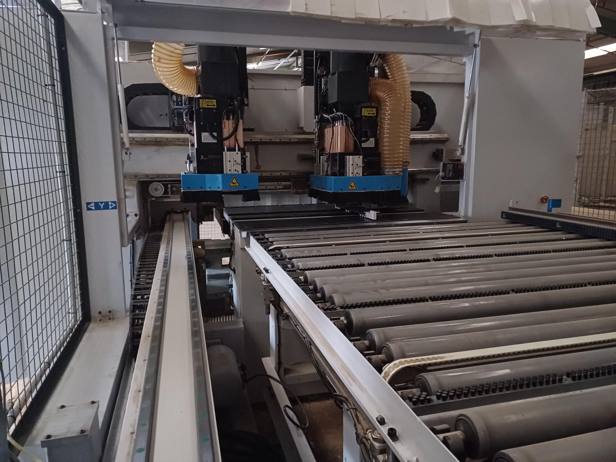 gebr. Bearbeitungszentrum Masterwood / MASTERWOOD / MasterDrill TF 600 SA