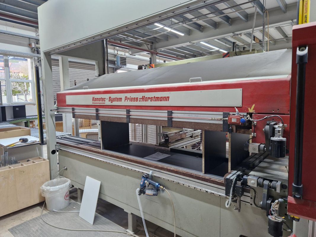 Bohr- u. Montageanlage P+H / PRIESS U. HORSTMANN / 