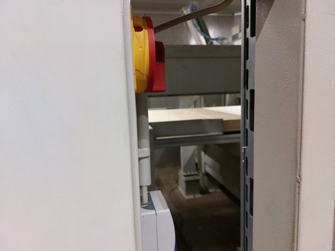 Plattenaufteilsäge mit Beschicktisch und Abstapelvorrichtung / Giben / 