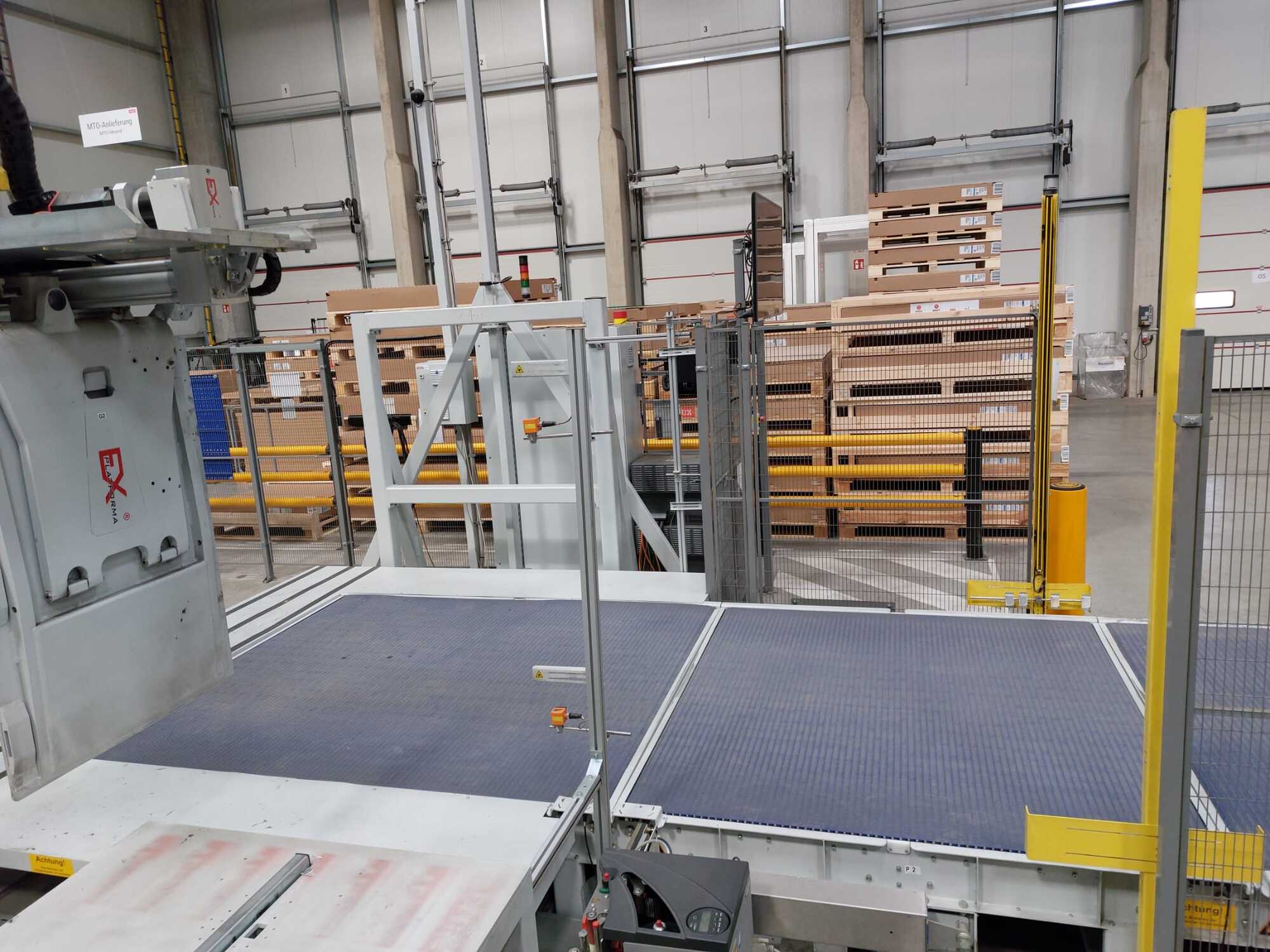 Industrieroboter mit Förderbandsystem u. Sicherheitszaun / FANUC / M-2000iA/1700L