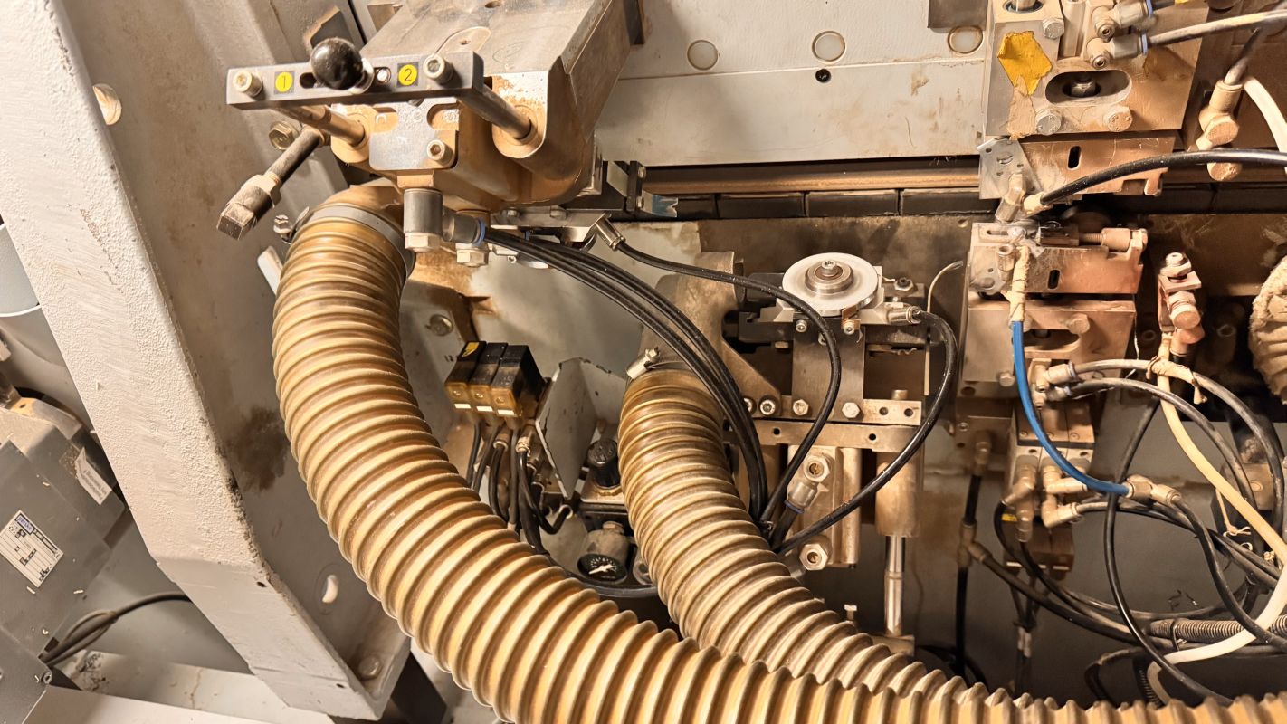 eins. Kantenanleimmaschine mit Rückführung / BRANDT / KDF 991