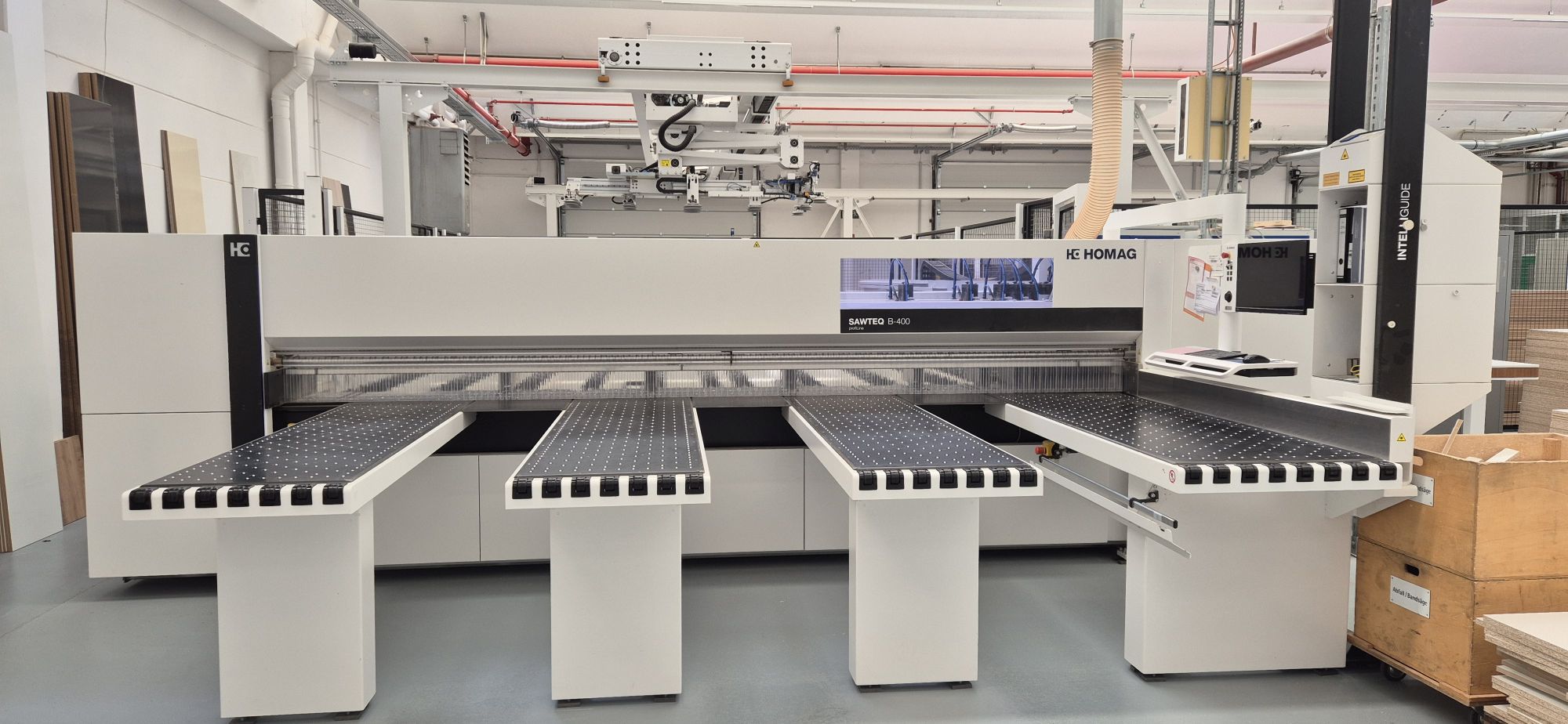 Plattenaufteilsäge mit Plattenlager  / HOLZMA / HPP 400