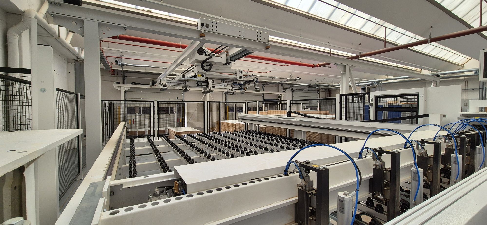 Plattenaufteilsäge mit Plattenlager  / HOLZMA / HPP 400