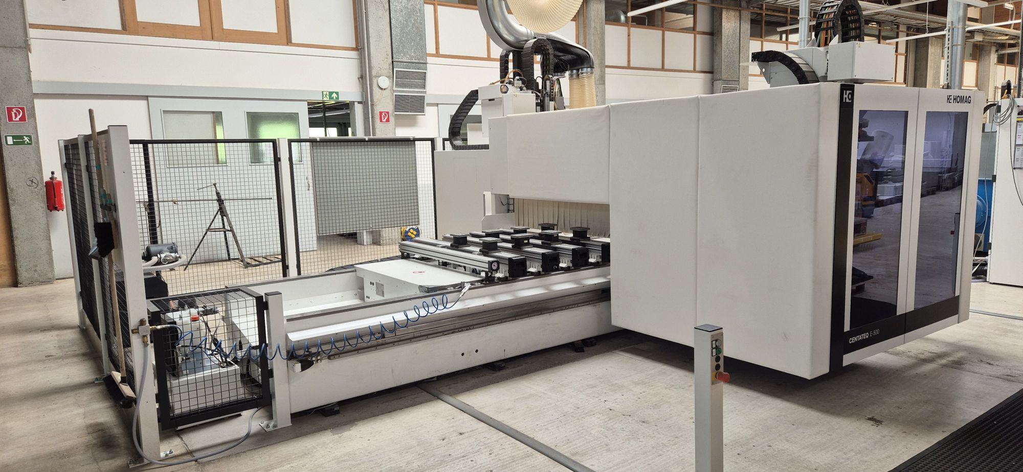 CNC-Bearbeitungszentrum mit Leimaggregat / HOMAG / CENTATEQ E-500