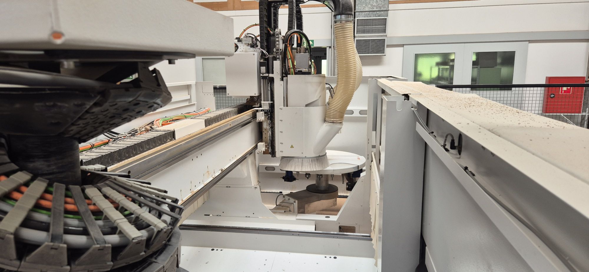 CNC-Bearbeitungszentrum mit Leimaggregat / HOMAG / CENTATEQ E-500