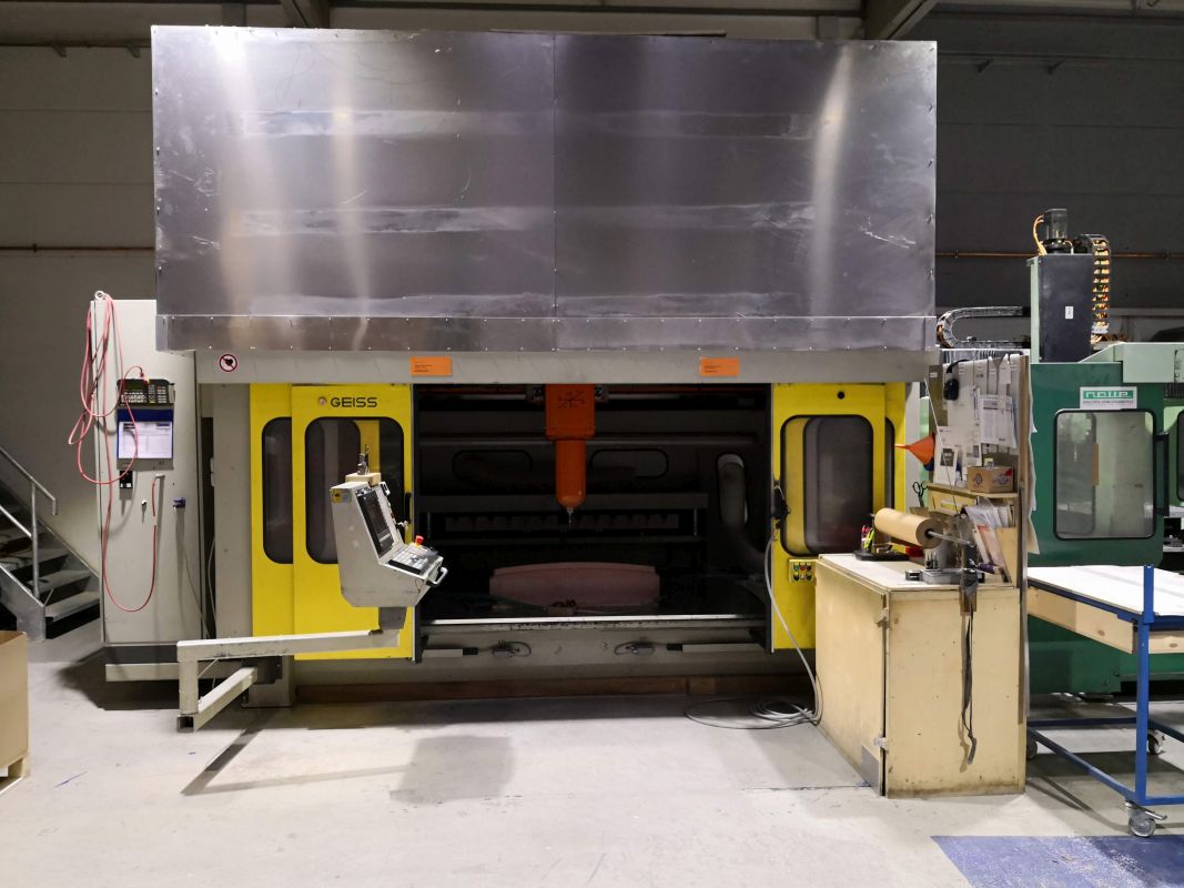5-Achsen CNC Bearbeitungszentrum / Geiss / 2000x1000