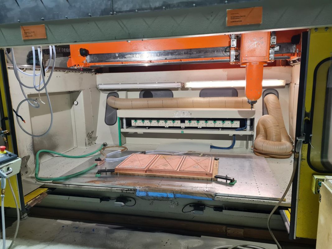 5-Achsen CNC Bearbeitungszentrum / Geiss / 2000x1000