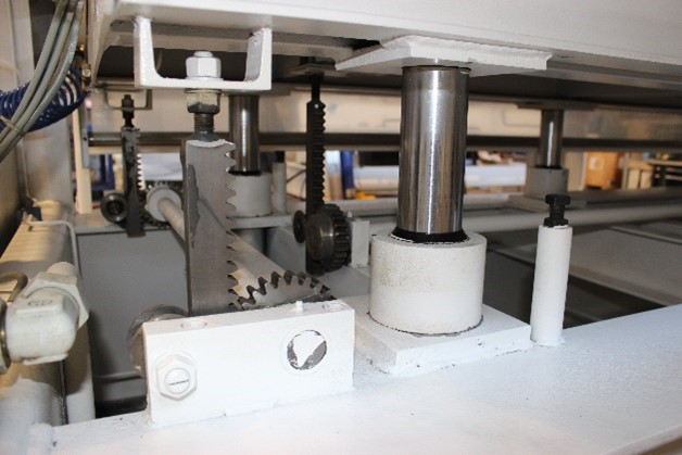 Hydraulische Heizplattenpresse 3500 x 1400 mm / OMC / 