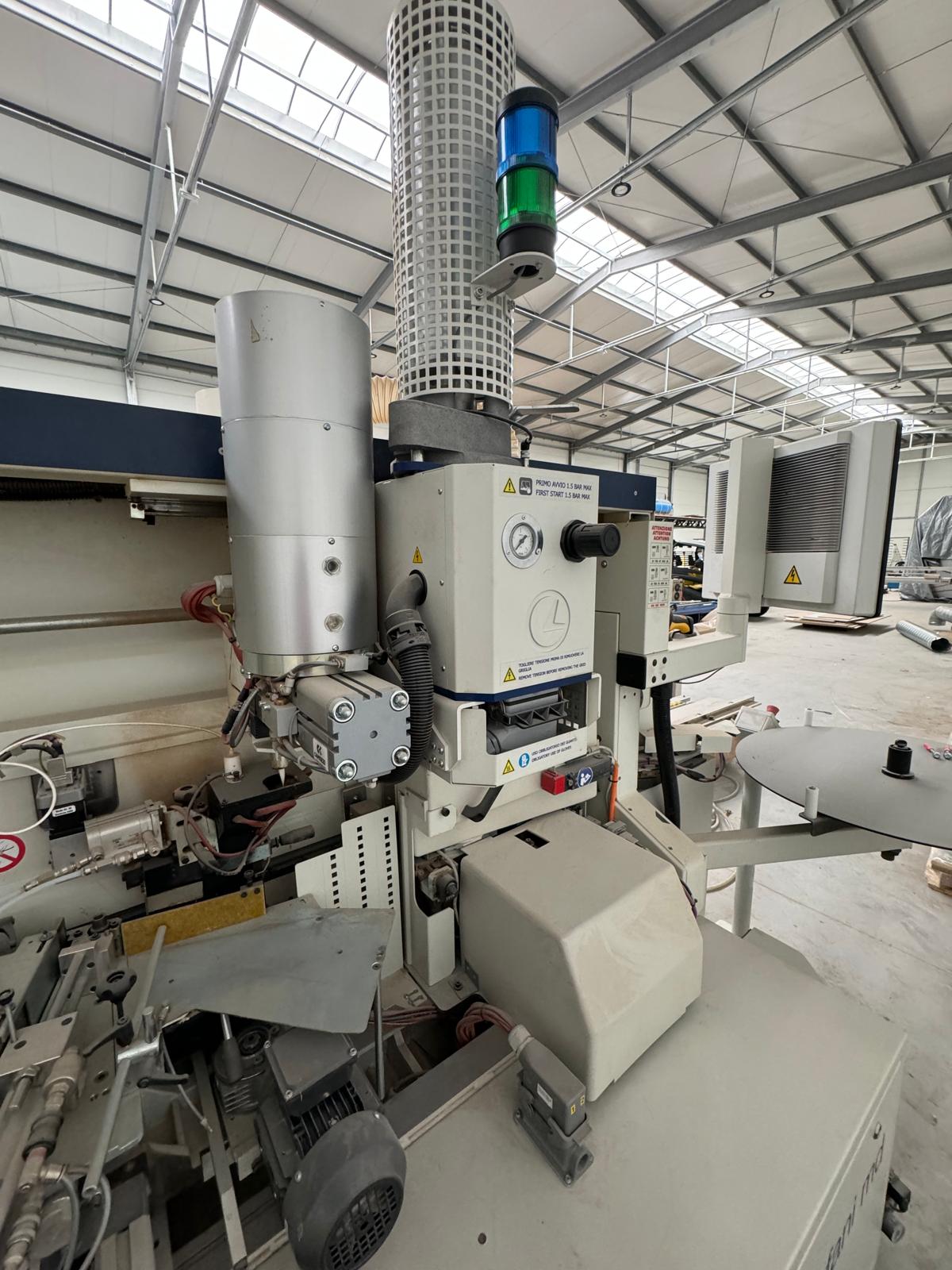 Industrielle automatsiche Kantenanleimmaschine mit Rückführung / SCM / Stefani md
