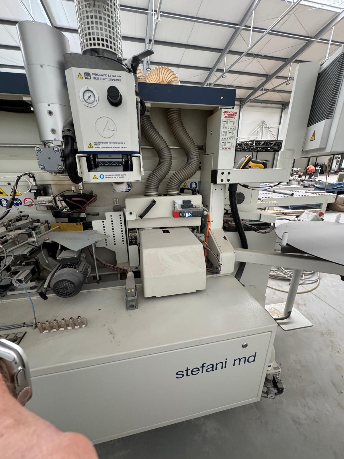 Industrielle automatsiche Kantenanleimmaschine mit Rückführung / SCM / Stefani md