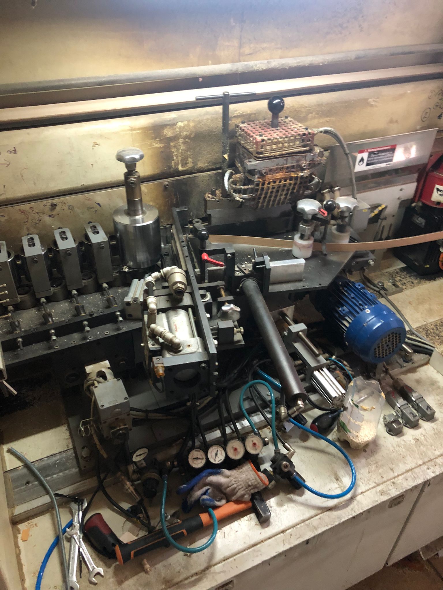 einseitige Kantenanleimmaschine / IMA / Advantage 550 einseitige Kantenanleimmaschine / IMA / Advantage 550