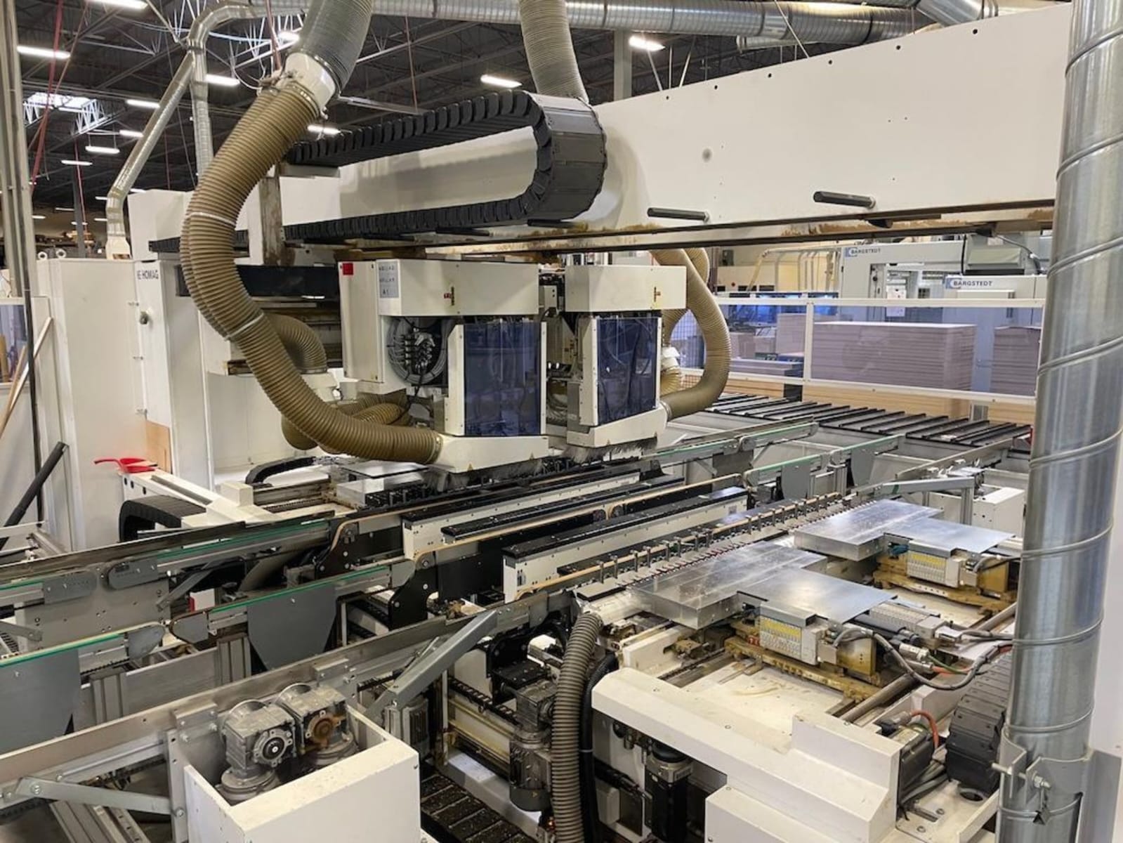 CNC Bearbeitungszentrum mit Abstapelung / WEEKE / BHT 500