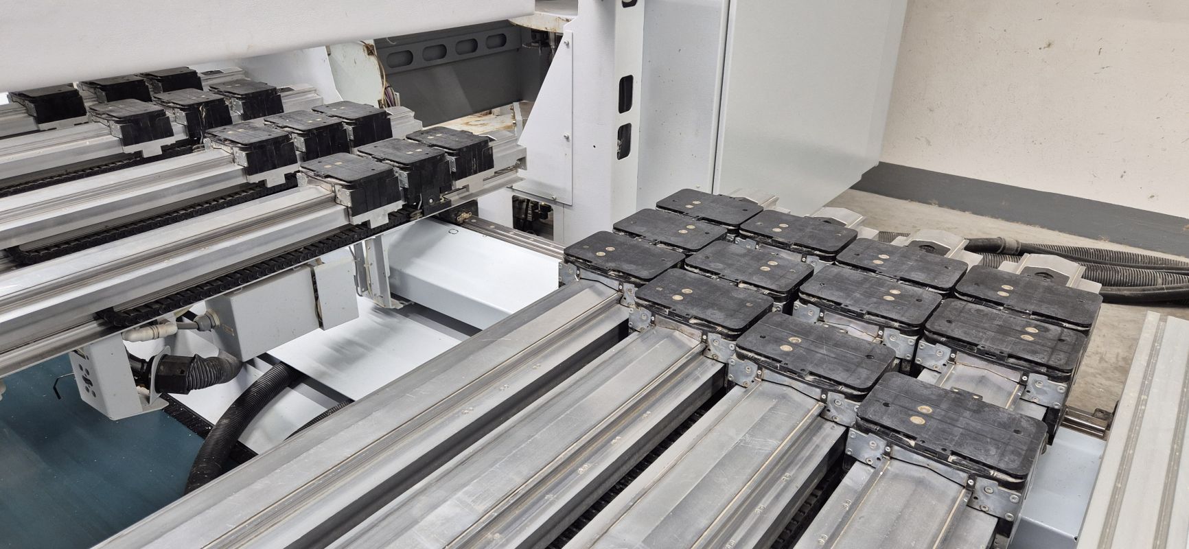 CNC - Bearbeitungszentrum mit Verleimteil / HOMAG / BMG 512/40/12/V/A