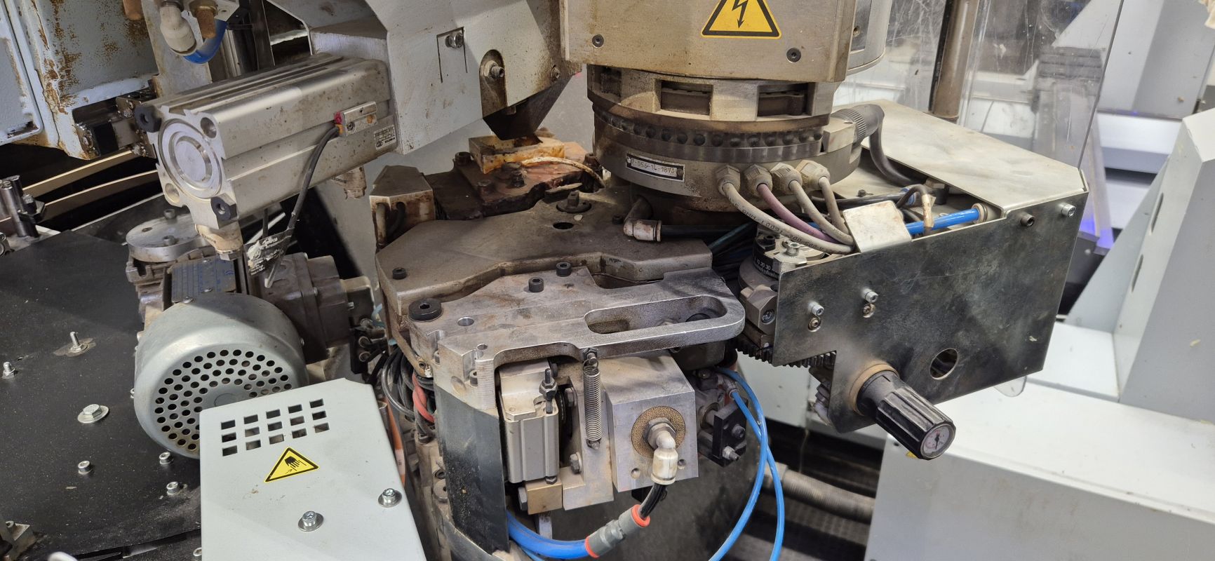 CNC - Bearbeitungszentrum mit Verleimteil / HOMAG / BMG 512/40/12/V/A