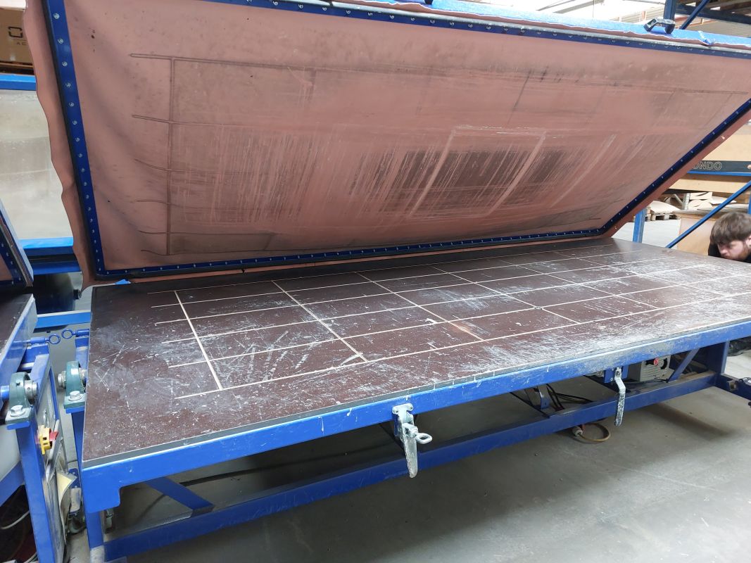 Membranpresse mit Beckerpumpe / COLUMBUS / Vakuform Standard