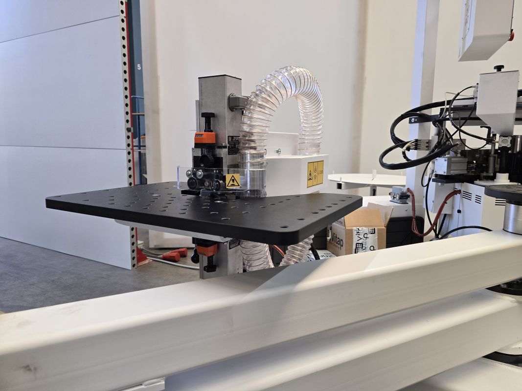 Halbautom. Kontur-Kantenanleimmaschine / VITAP / Giotto