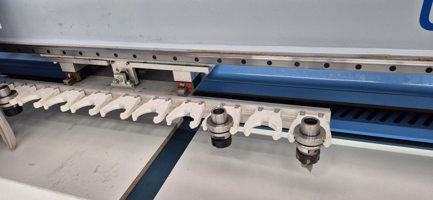 3-Achsen CNC Fr&auml;smaschine&nbsp; / QUICK CNC / UE-481PL