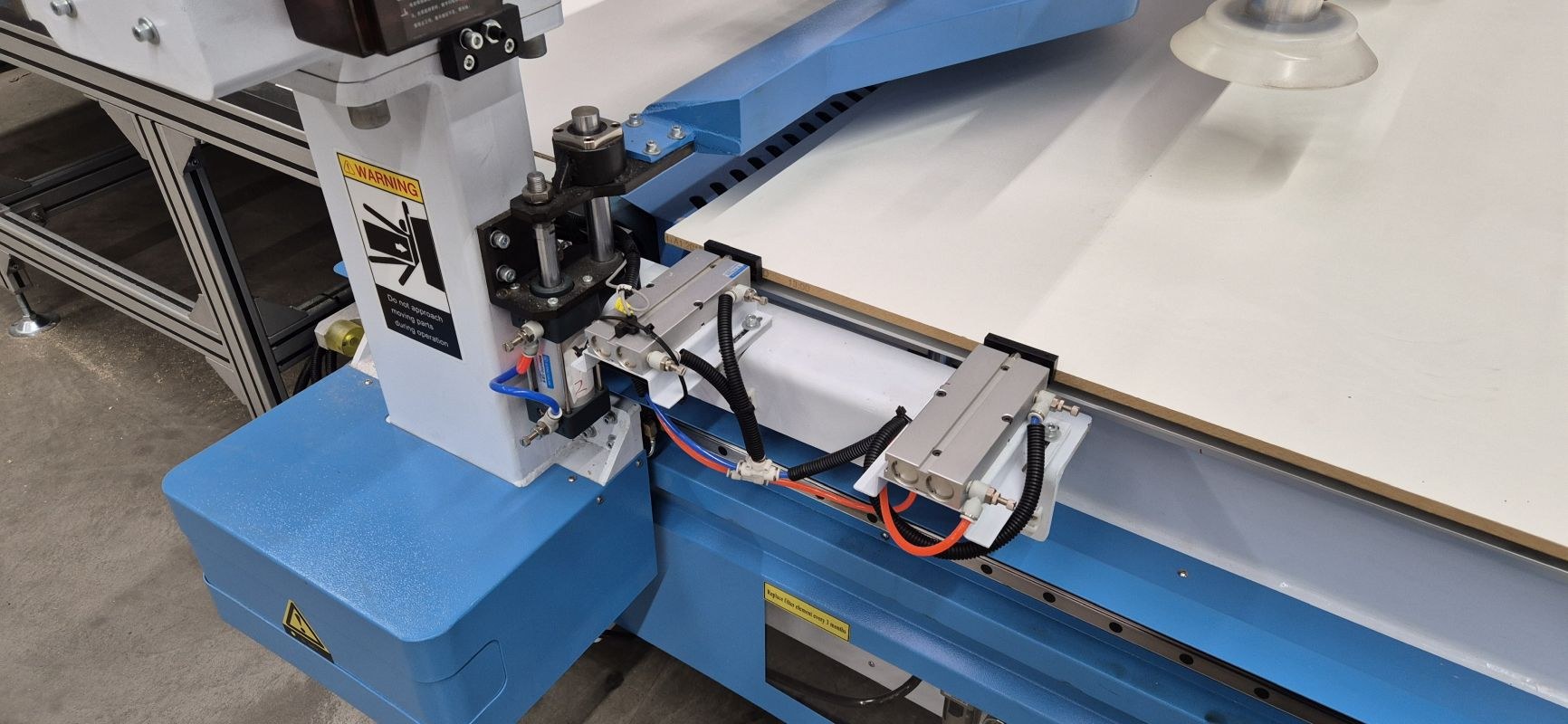 3-Achsen CNC Fr&auml;smaschine&nbsp; / QUICK CNC / UE-481PL