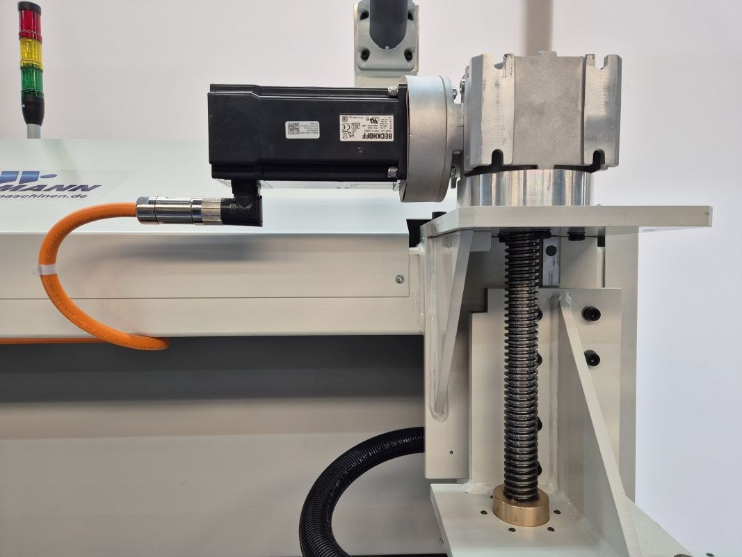 CNC-Mittelschnitts&auml;ge / WEHRMANN / WT-50/900