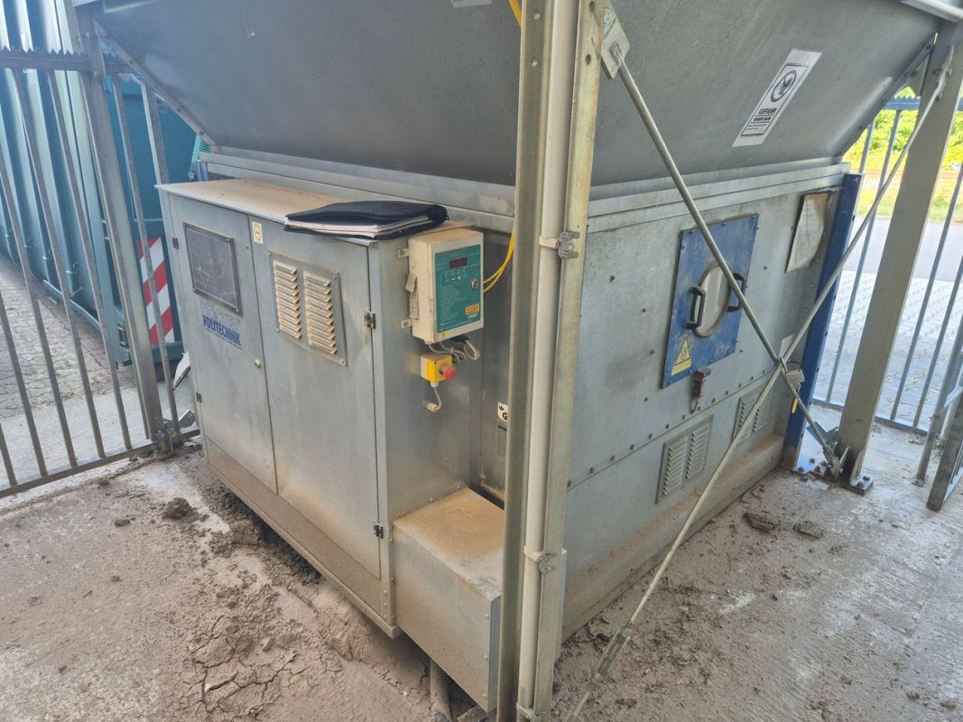 Absauganlage mit Briketierpresse / Hocker Polytechnick / MultiStar JP5