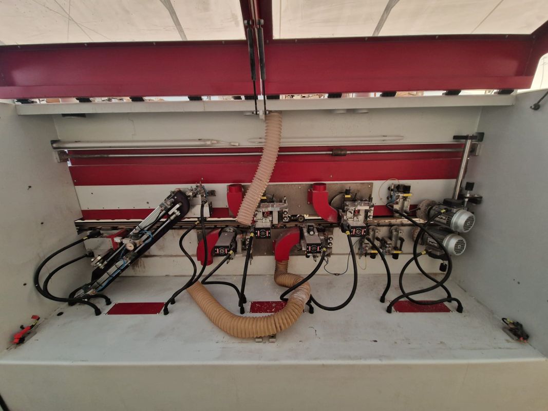 Softforming Kantenanleimmaschine mit Plattenzuschnittvorrichtung / Elwood / 