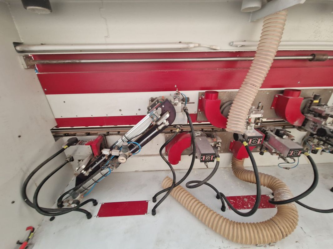 Softforming Kantenanleimmaschine mit Plattenzuschnittvorrichtung / Elwood / 