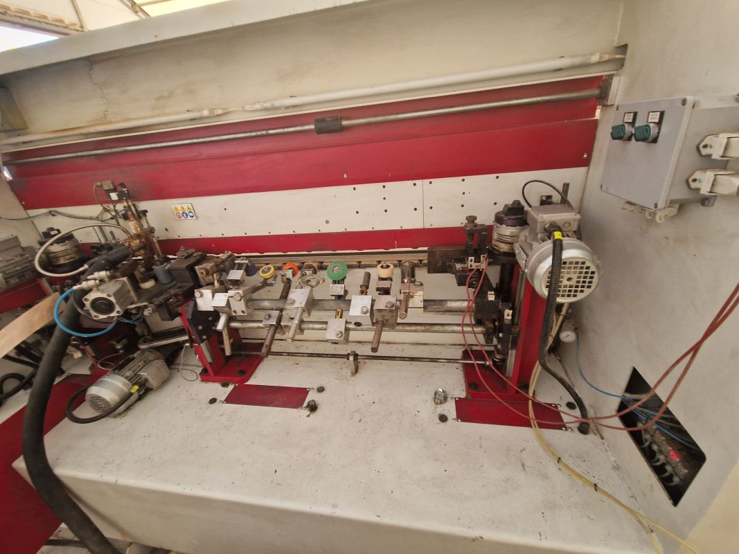 Softforming Kantenanleimmaschine mit Plattenzuschnittvorrichtung / Elwood / 