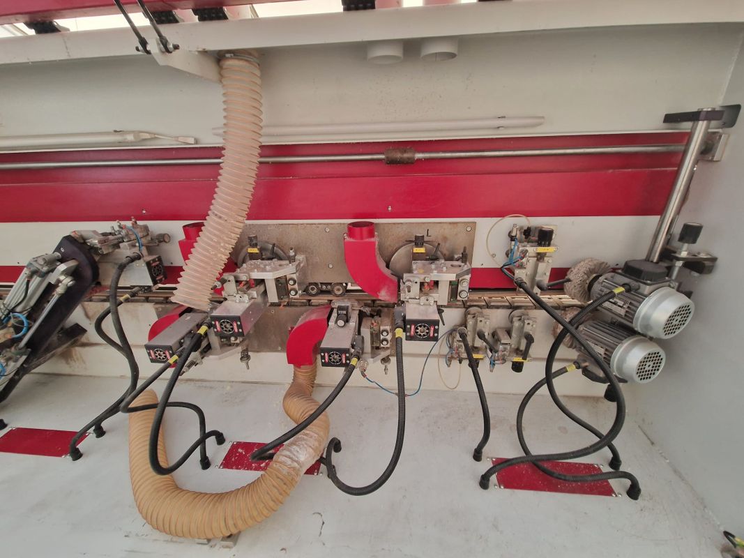 Softforming Kantenanleimmaschine mit Plattenzuschnittvorrichtung / Elwood / 
