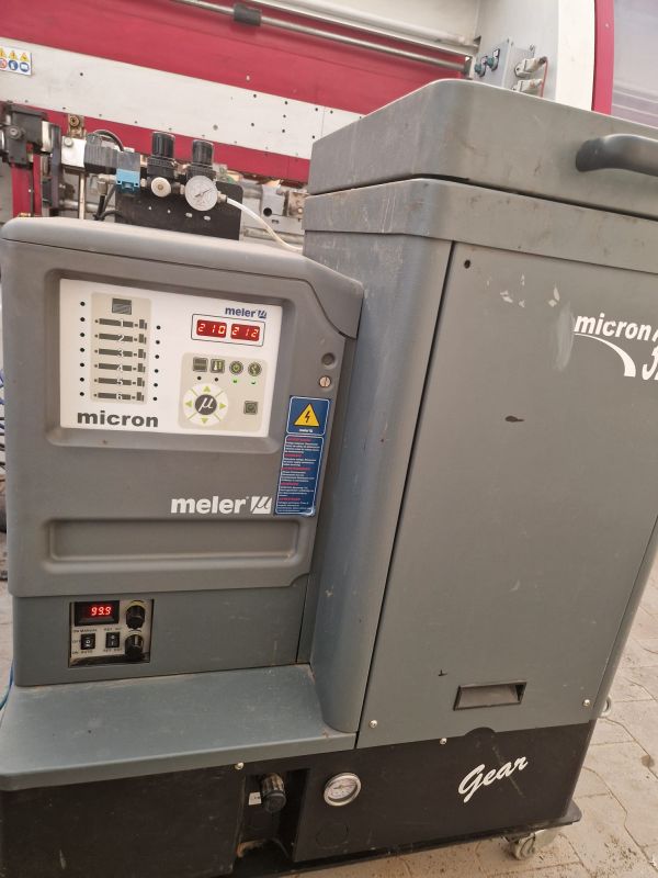 Softforming Kantenanleimmaschine mit Plattenzuschnittvorrichtung / Elwood / 