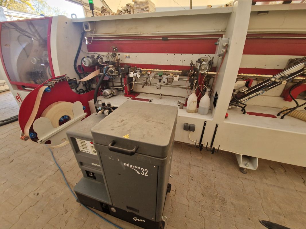 Softforming Kantenanleimmaschine mit Plattenzuschnittvorrichtung / Elwood / 