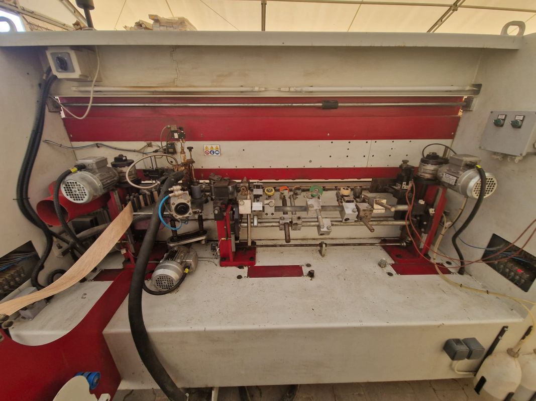 Softforming Kantenanleimmaschine mit Plattenzuschnittvorrichtung / Elwood / 