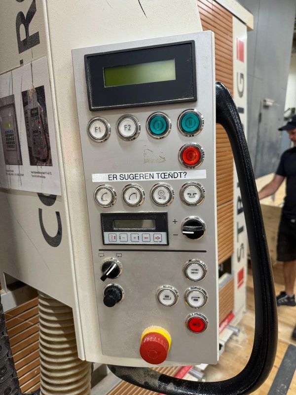 Vertikale Plattens&auml;ge / Striebig / Control 6224
