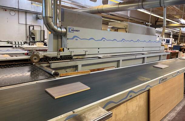 einseitige Kantenanleimmaschine mit Werkstück-Rückführung / BRANDT / KDF 680