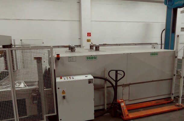 Folienverpackungsanlage mit Schrumpftunnel / ERREGI / 300 LP