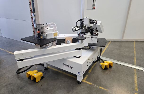 Halbautom. Kontur-Kantenanleimmaschine / VITAP / Giotto