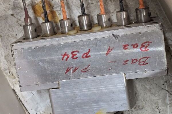 Vertikales Mehrspindel-Bohraggregat / N/A / 